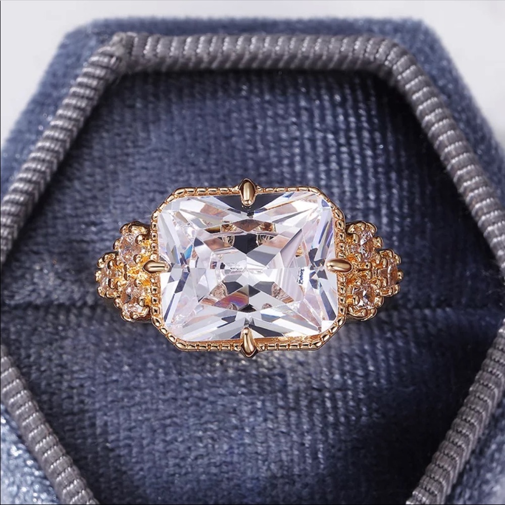 New 925 Silver Vintage Noble Yellow Gold CZ Ring - Picture 7 of 7